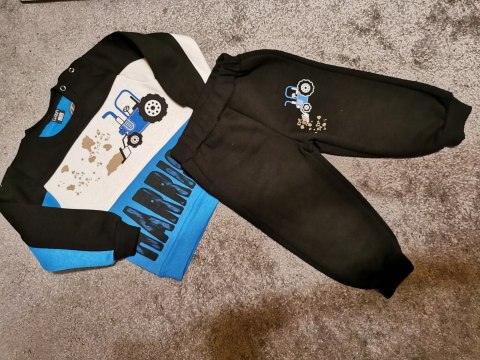 Bawełniany dres z traktorem czarny niebieski 74