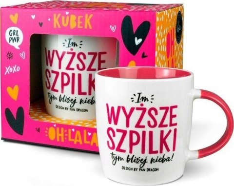 Kubek z zabawnym napisem Prezent pod choinkę